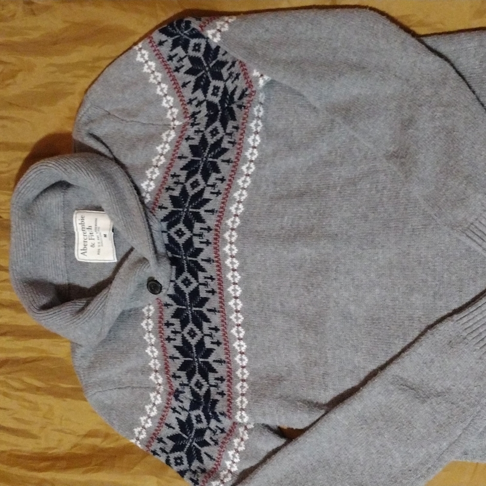 Abercrombie and Fitch WORN ONCE Holidays sweater, big neck